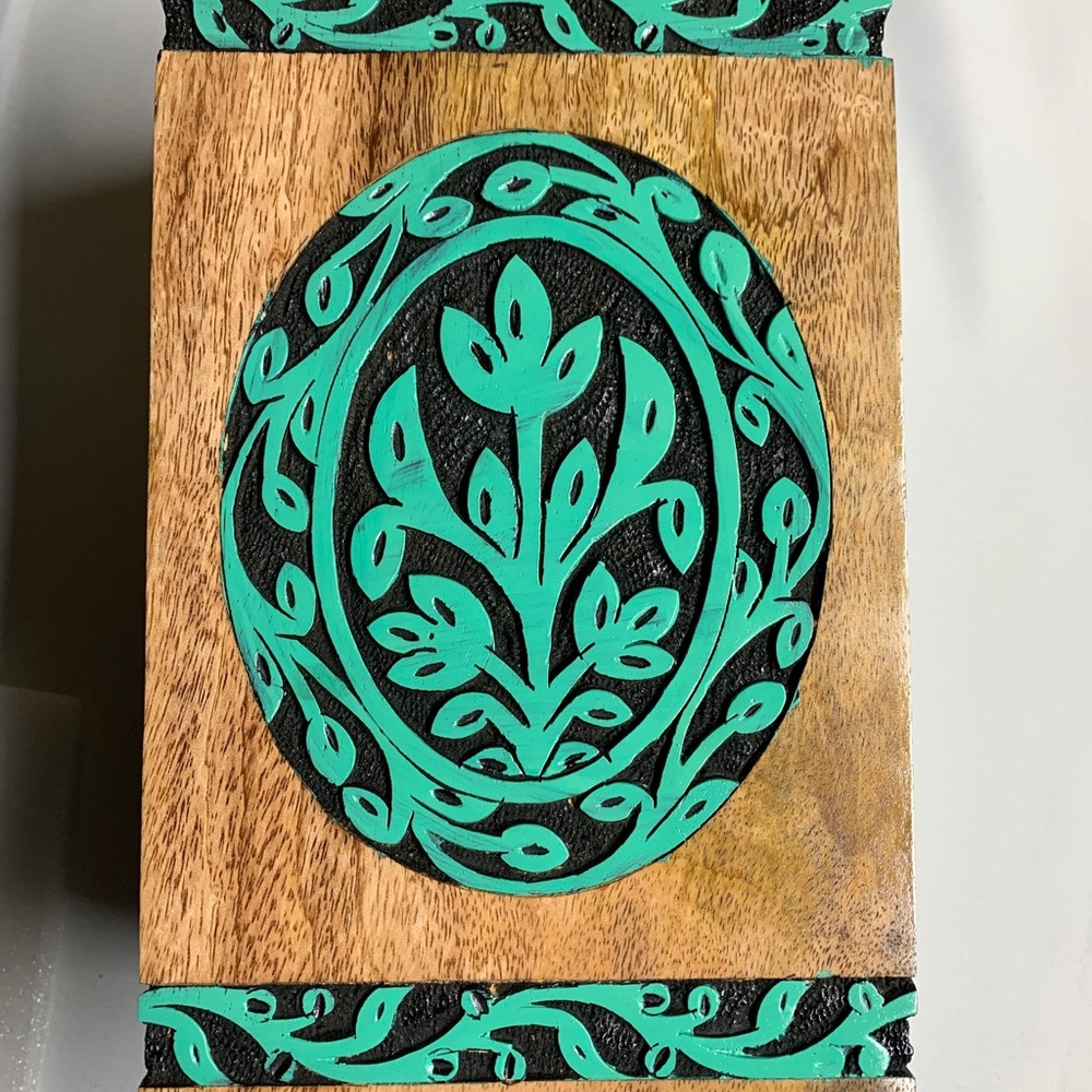 Engraved Rosewood Cremation Urn for Ashes